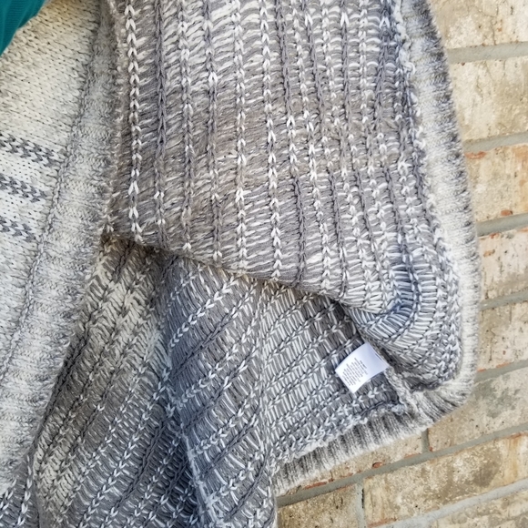 Liz Claiborne Asymmetrical Poncho Gray /White Wool Cotton (Womens Small/Medium) - Picture 4 of 7